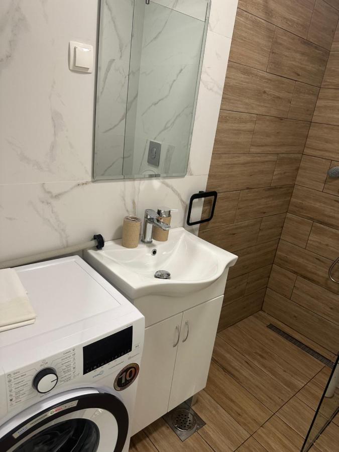 Luxury Apartments D&B Podgorica Exteriör bild